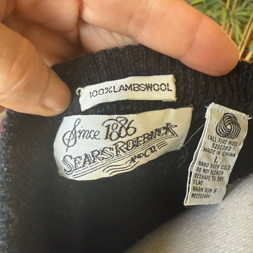 Sears Roebuck and Company men’s vintage V-neck sweater size large 100% lambswool - Picture 8 of 9